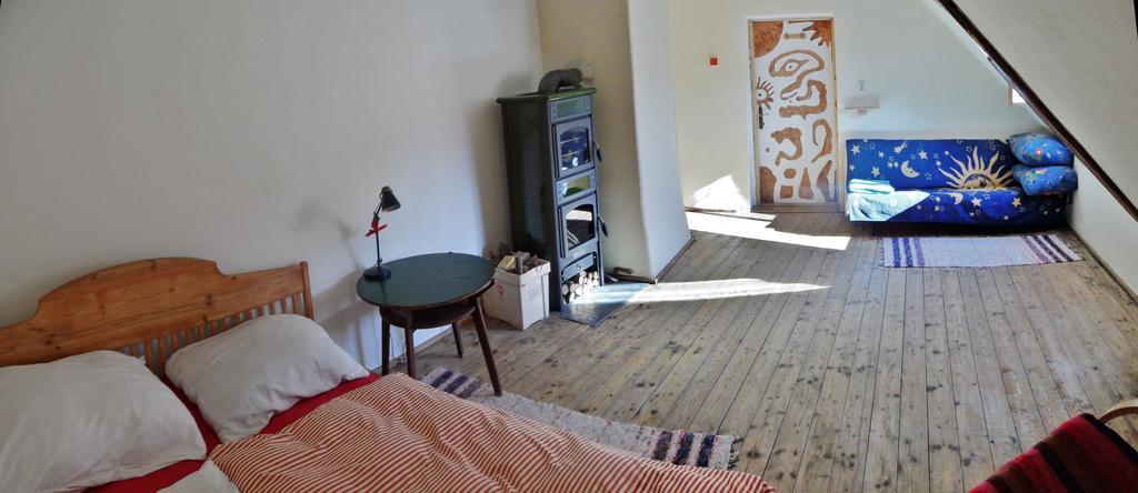 Lazy River Hostel Loket Szoba fotó